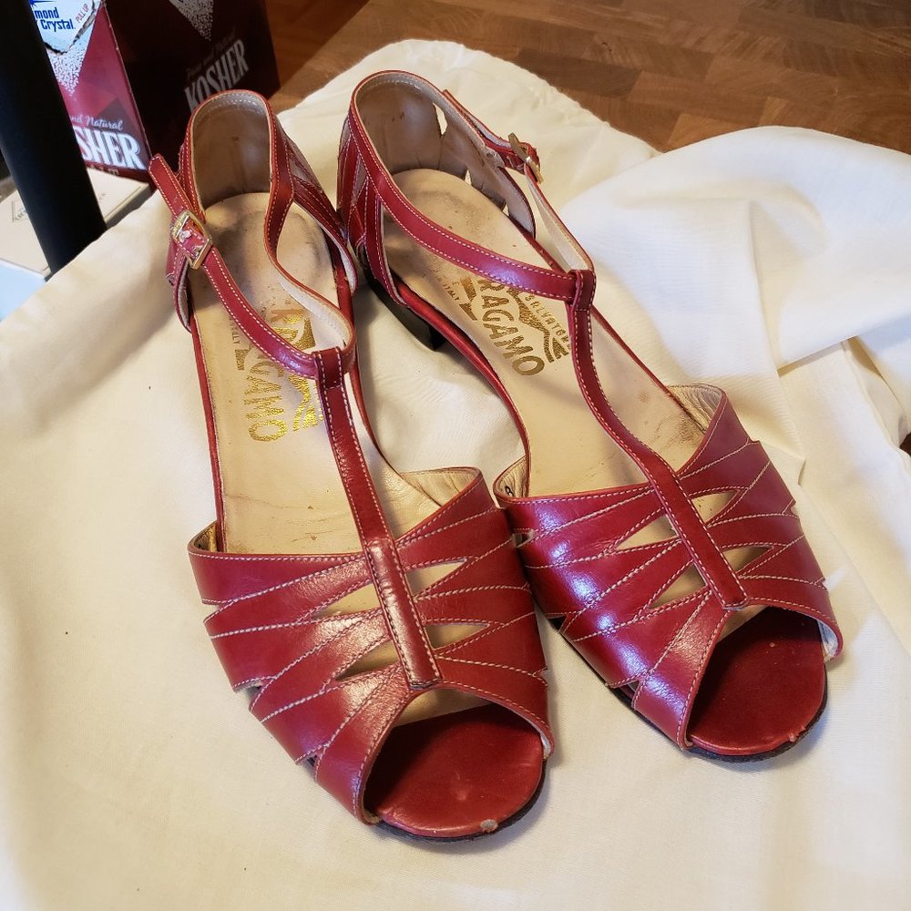 VINTAGE SALVATORE FERRAGAMO SHOES